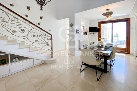 Huvila myytävänä Roses, Girona, Espanja, 4 makuuhuonetta, 390 m2 No. 160051 - kuva 11