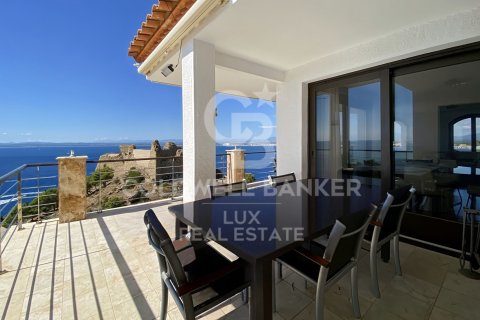 Huvila myytävänä Roses, Girona, Espanja, 4 makuuhuonetta, 390 m2 No. 160051 - kuva 7
