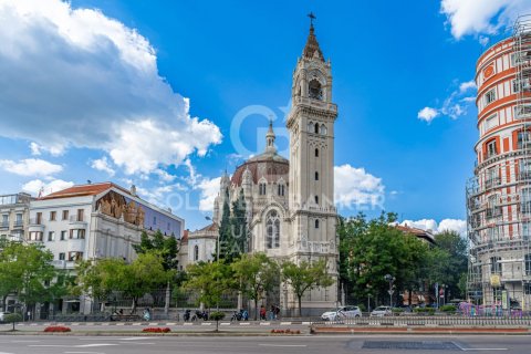 Huoneisto myytävänä Madrid, Espanja, 4 makuuhuonetta, 419 m2 No. 160053 - kuva 6
