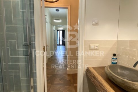 Lägenhet till salu i Barcelona, Spanien 2 sovrum, 82 kvm. Nr. 156921 - foto 11