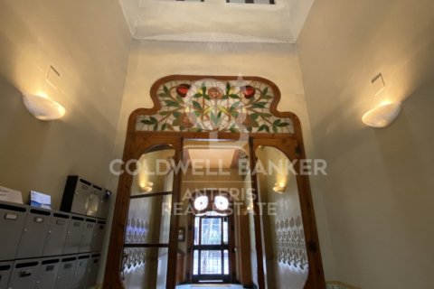 Продажа квартиры в Барселона, Испания 2 спальни, 82м2 №156921 - фото 13