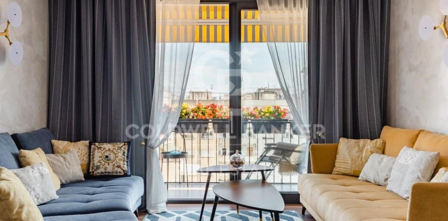 Penthouse in Barcelona, Spain 2 bedrooms, 83 sq.m. No. 156922