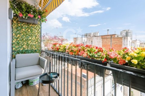 Продажа пентхауса в Барселона, Испания 2 спальни, 83м2 №156922 - фото 16