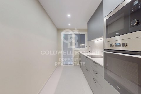 Apartment for sale in Barcelona, Spain 3 bedrooms, 96 sq.m. No. 156917 - photo 3