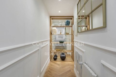 Huoneisto myytävänä Madrid, Espanja, 3 makuuhuonetta, 240 m2 No. 156920 - kuva 9