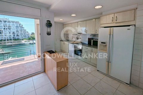 Gewerbeimmobilien zum Verkauf in Empuriabrava, Girona, Spanien 438 m2 Nr. 160107 - Foto 8