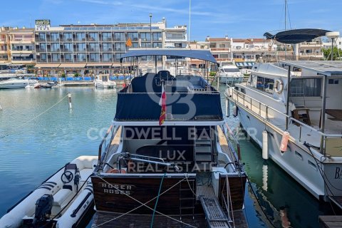 Gewerbeimmobilien zum Verkauf in Empuriabrava, Girona, Spanien 438 m2 Nr. 160107 - Foto 2