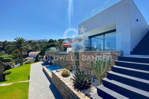 Villa i Llanca, Girona, Spanien 4 sovrum, 723 kvm. Nr. 160126
