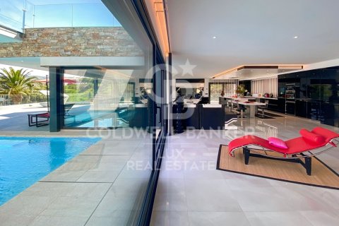 Villa for sale in Llanca, Girona, Spain 4 bedrooms, 723 sq.m. No. 160126 - photo 8