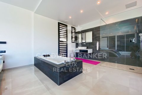 Villa for sale in Llanca, Girona, Spain 4 bedrooms, 723 sq.m. No. 160126 - photo 26