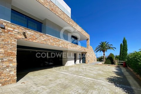 Villa for sale in Llanca, Girona, Spain 4 bedrooms, 723 sq.m. No. 160126 - photo 9