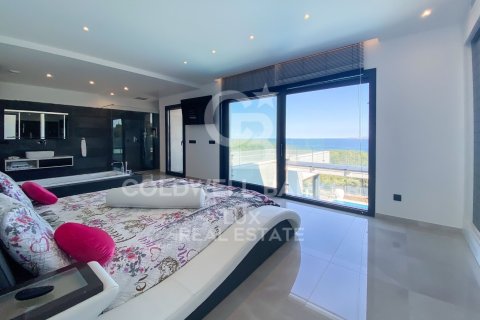Villa for sale in Llanca, Girona, Spain 4 bedrooms, 723 sq.m. No. 160126 - photo 25