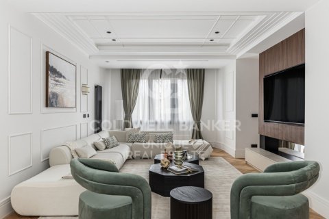 Huoneisto Madrid, Espanja 4 makuuhuonetta, 431 m2 No. 160109