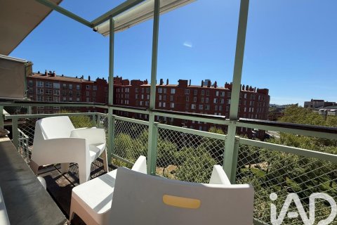 Wohnung in Barcelona, Spanien 1 Schlafzimmer, 76 m2 Nr. 196526