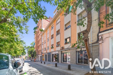Apartment à Barcelona, Espagne 3 chambres, 55 m2 No. 187533