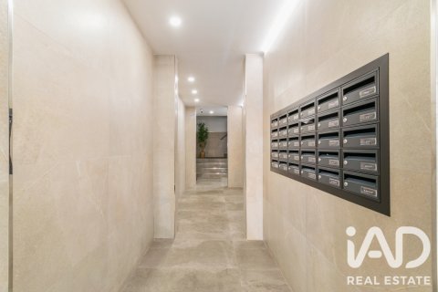 Apartment à vendre à Barcelona, Espagne, 3 chambres, 55 m2 No. 187533 - photo 2