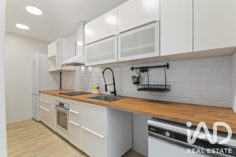 Apartment à vendre à Barcelona, Espagne, 3 chambres, 55 m2 No. 187533 - photo 5