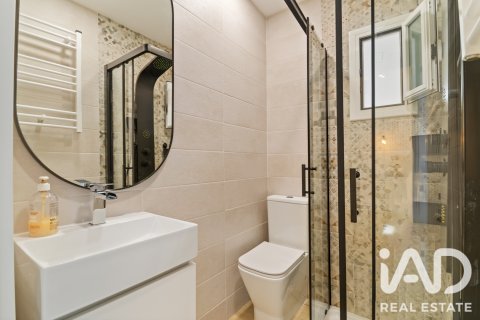 Apartment à vendre à Barcelona, Espagne, 3 chambres, 55 m2 No. 187533 - photo 10