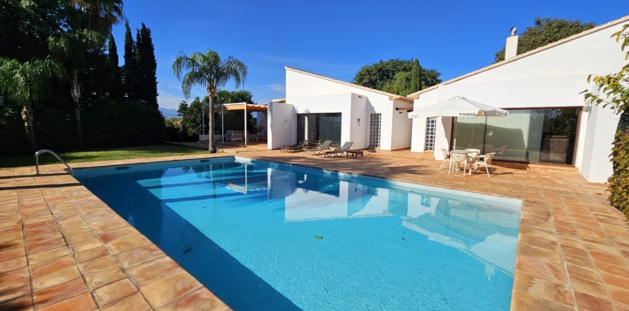 Villa a Ondara, Alicante, Spagna 5 camere da letto, 290 mq. N° 147463