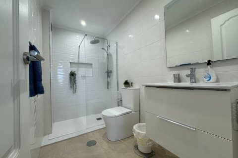 Продажа квартиры в Дехеса де Кампоамор, Аликанте, Испания 2 спальни, 80м2 №147460 - фото 17