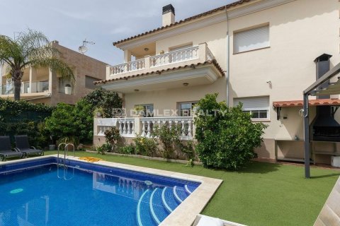 Willa w Lloret de Mar, Girona, Hiszpania 5 sypialni, 320 mkw. nr 176775 – zdjęcie 23