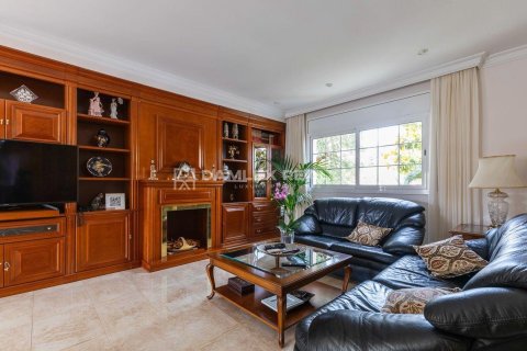 Willa w Lloret de Mar, Girona, Hiszpania 5 sypialni, 320 mkw. nr 176775 – zdjęcie 8