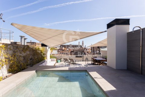 Kattohuoneisto myytävänä Barcelona, Espanja, 2 makuuhuonetta, 128 m2 No. 179023 - kuva 2