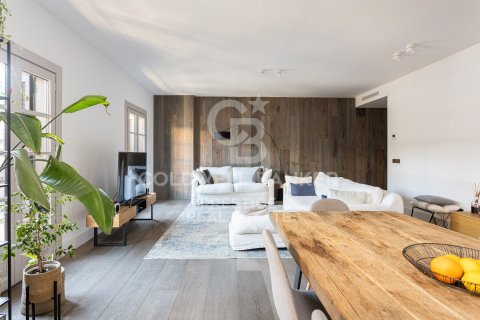Kattohuoneisto myytävänä Barcelona, Espanja, 2 makuuhuonetta, 128 m2 No. 179023 - kuva 3