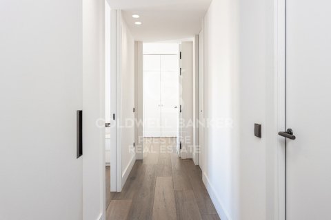 Kattohuoneisto myytävänä Barcelona, Espanja, 2 makuuhuonetta, 128 m2 No. 179023 - kuva 19