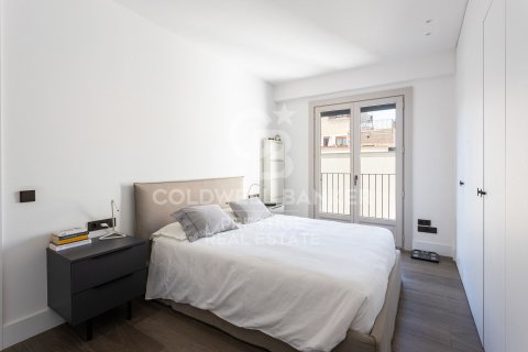 Kattohuoneisto myytävänä Barcelona, Espanja, 2 makuuhuonetta, 128 m2 No. 179023 - kuva 13