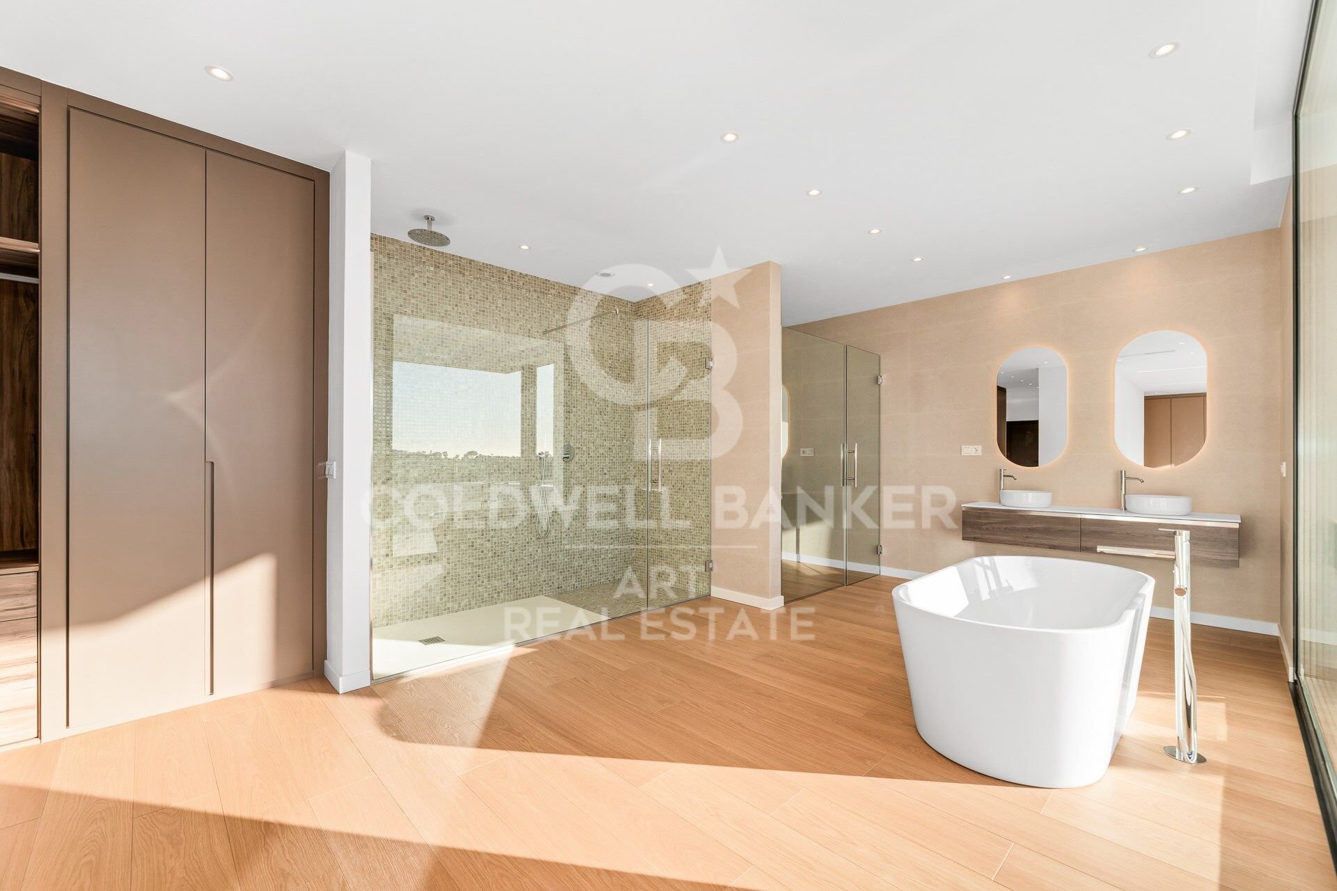 Villa en Estepona, Málaga, España 6 dormitorios, 1038 m2 No. 179022