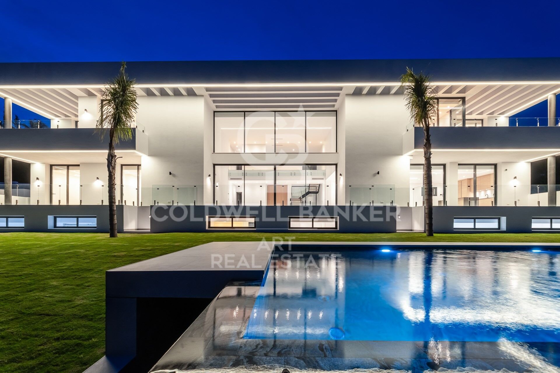 Villa en Estepona, Málaga, España 6 dormitorios, 1038 m2 No. 179022
