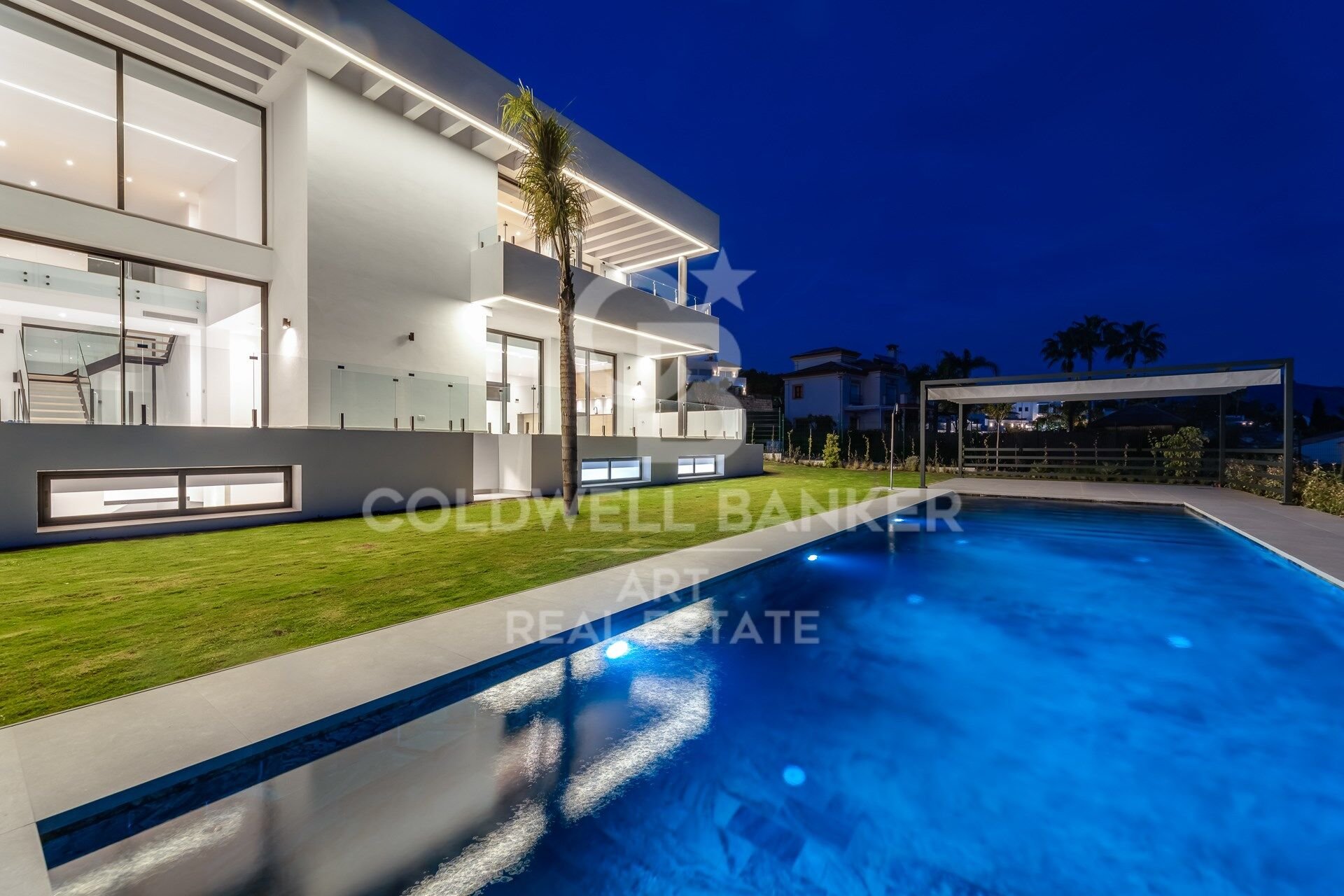 Villa en Estepona, Málaga, España 6 dormitorios, 1038 m2 No. 179022
