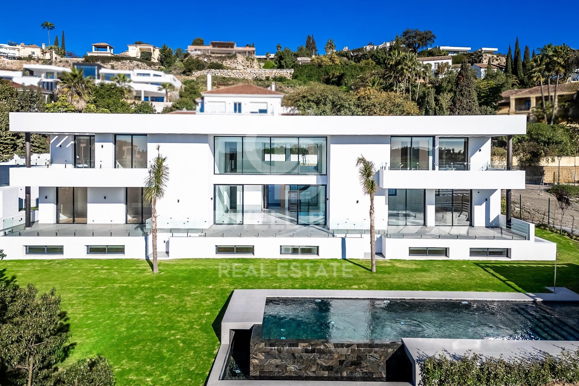 Villa en Estepona, Málaga, España 6 dormitorios, 1038 m2 No. 179022