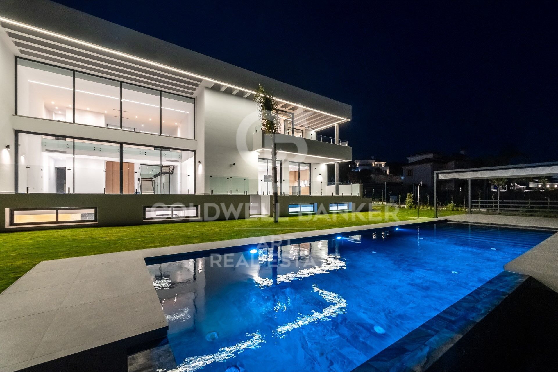 Villa en Estepona, Málaga, España 6 dormitorios, 1038 m2 No. 179022