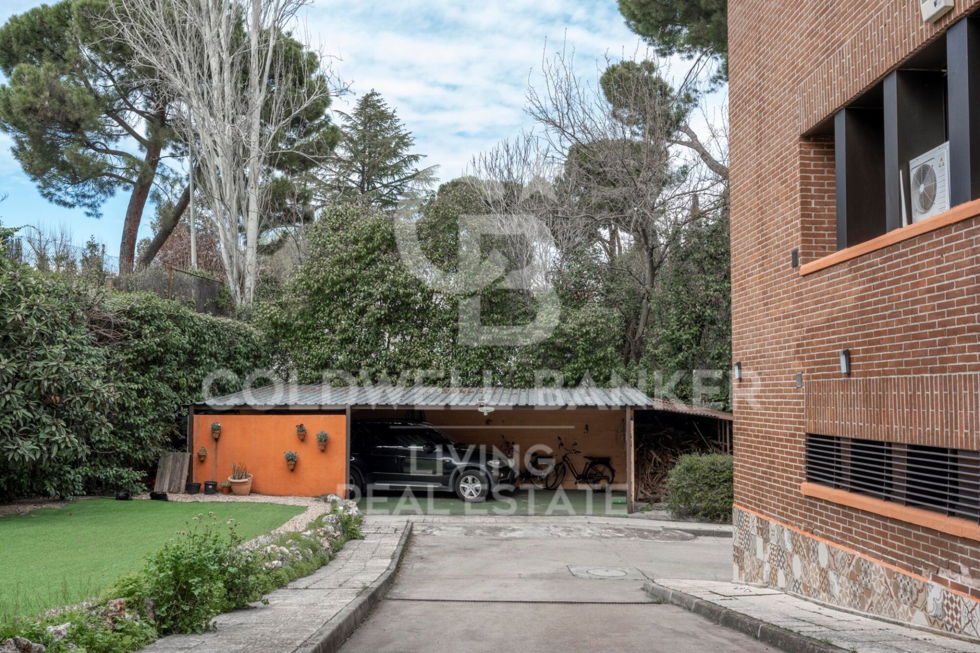 Casa a Madrid, Spagna 9 camere da letto, 885 mq. N° 179020
