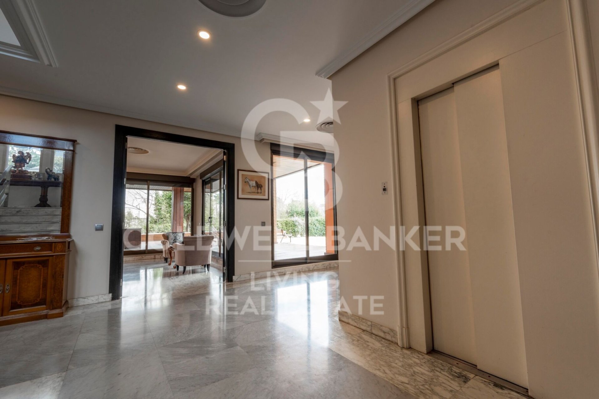 Casa a Madrid, Spagna 9 camere da letto, 885 mq. N° 179020