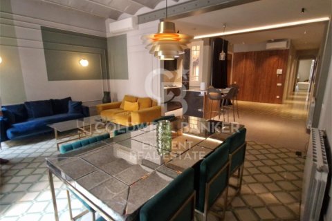 Apartment à vendre à Barcelona, Espagne, 3 chambres, 135 m2 No. 179024 - photo 3