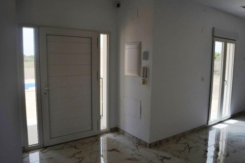 Villa till salu i Pinoso, Alicante, Spanien 4 sovrum, 225 kvm. Nr. 171618 - foto 7