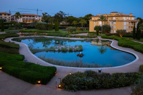 Lägenhet för uthyrning i Portals Nous, Mallorca, Spanien 1 sovrum, 104 kvm. Nr. 161656 - foto 3