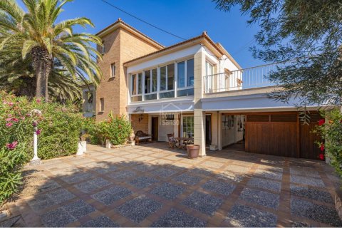 Продажа таухауса в Сьютаделья-де-Менорка, Менорка, Испания 4 спальни, 770м2 №161650 - фото 3