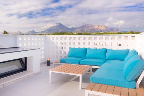 Villa en venta en L'Alfàs del Pi, Alicante, España 3 dormitorios, 236 m2 No. 145816 - foto 5