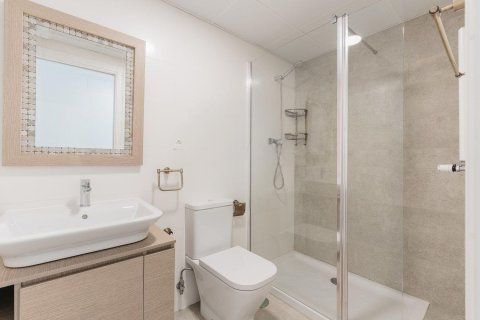 Apartment for sale in Alicante, Spain 3 bedrooms, 150 sq.m. No. 193612 - photo 16