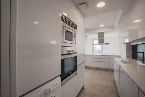 Apartment for sale in Alicante, Spain 3 bedrooms, 150 sq.m. No. 193612 - photo 9