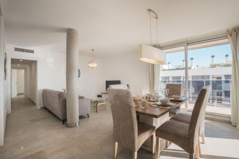 Apartment for sale in Alicante, Spain 3 bedrooms, 150 sq.m. No. 193612 - photo 4