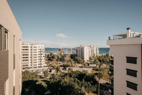 Apartment for sale in Alicante, Spain 3 bedrooms, 150 sq.m. No. 193612 - photo 2