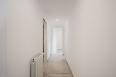 Apartment for sale in Alicante, Spain 3 bedrooms, 150 sq.m. No. 193612 - photo 12