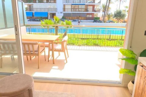 Apartment for sale in Alicante, Spain 3 bedrooms, 136 sq.m. No. 193610 - photo 6