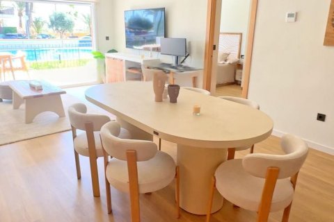 Apartment for sale in Alicante, Spain 3 bedrooms, 136 sq.m. No. 193610 - photo 4