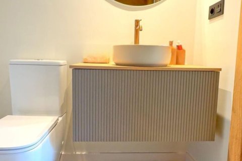 Apartment for sale in Alicante, Spain 3 bedrooms, 136 sq.m. No. 193610 - photo 27